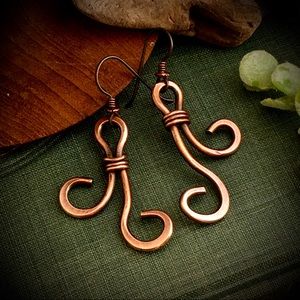 Hammered copper swirl dangle drop earrings